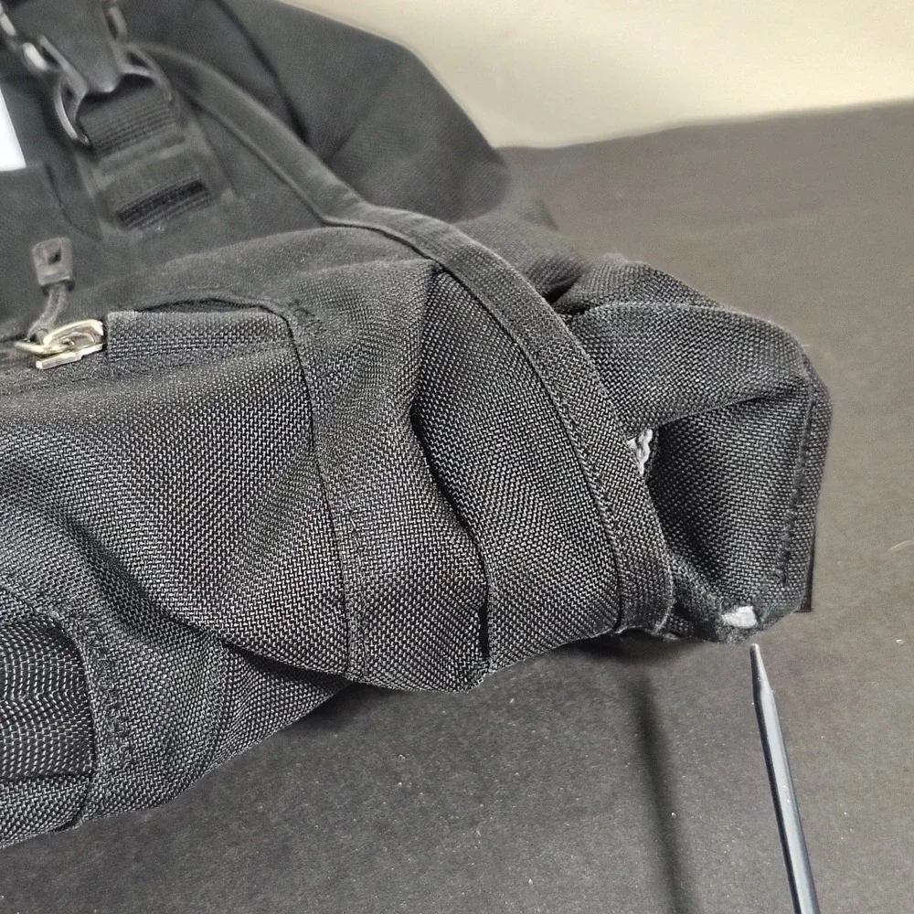 Patagonia Half Mass Messenger Bag Black Padded Laptop Gorpcore 48266SP13